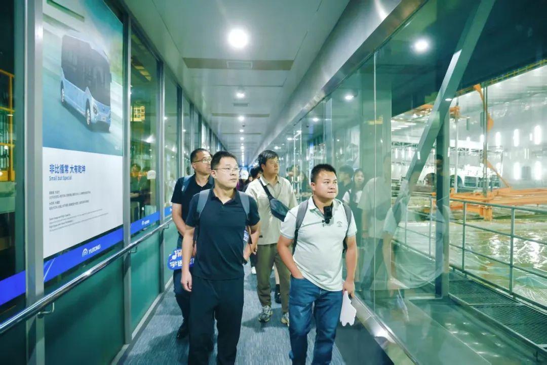 Thiên nhiên vạn dặm, Yutong biết mình | Họ bước vào nơi sản xuất của Yutong lần đầu tiên