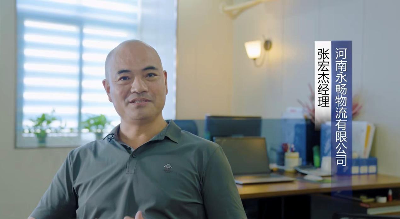 Dùng sức mạnh giành vị trí đầu tiên, xe tải nhẹ Yutong hỗ trợ Tưởng Hồng Kiệt xây dựng đế chế đồ ăn vặt mở rộng lãnh thổ
