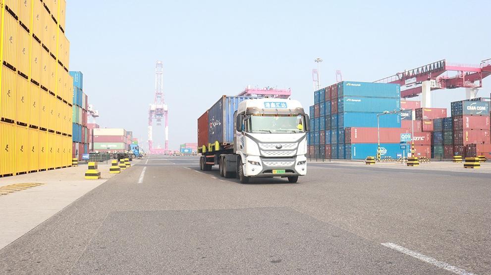Ghi lại câu chuyện làm giàu | Xe tải nặng Yuzhou giúp doanh nghiệp tiết kiệm ít nhất 500 vạn nhân dân tệ mỗi năm như thế nào?