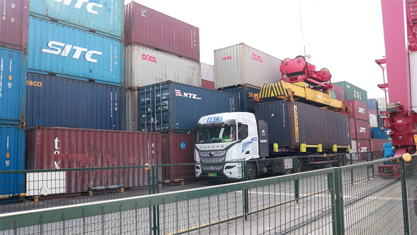 Ghi lại câu chuyện làm giàu | Xe tải nặng Yuzhou giúp doanh nghiệp tiết kiệm ít nhất 500 vạn nhân dân tệ mỗi năm như thế nào?